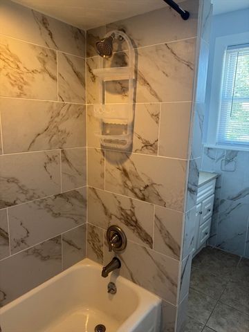 253 Humphrey St 2, Marblehead, MA 01945