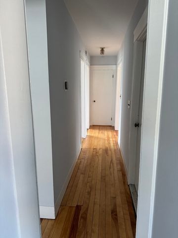 253 Humphrey St 2, Marblehead, MA 01945