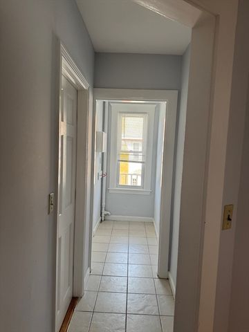253 Humphrey St 2, Marblehead, MA 01945