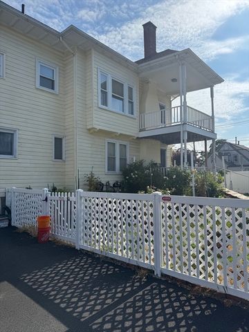 253 Humphrey St 2, Marblehead, MA 01945