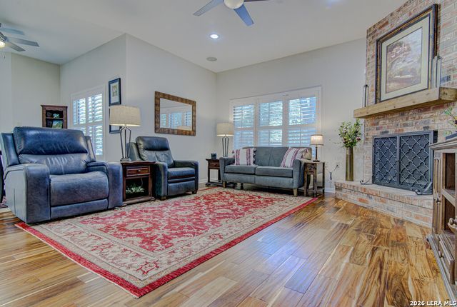 912 MISSION HILLS DR, New Braunfels, TX 78130
