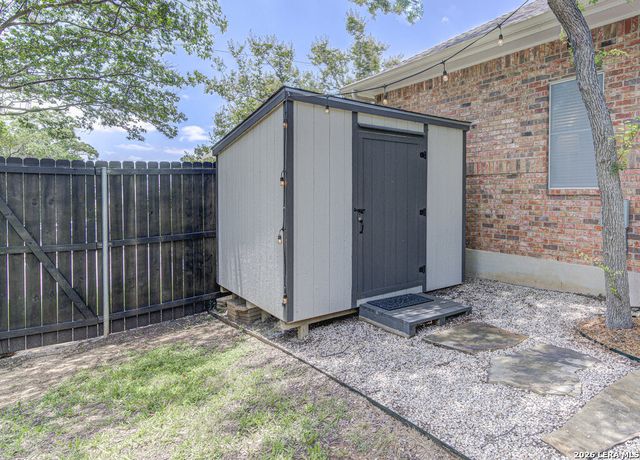912 MISSION HILLS DR, New Braunfels, TX 78130