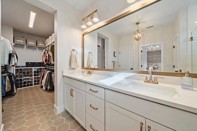 7313 DONNYBROOK LANE, Sarasota, FL 34240