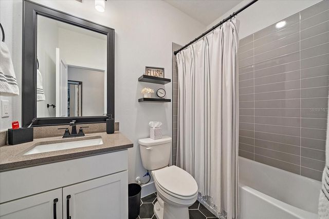 7313 DONNYBROOK LANE, Sarasota, FL 34240