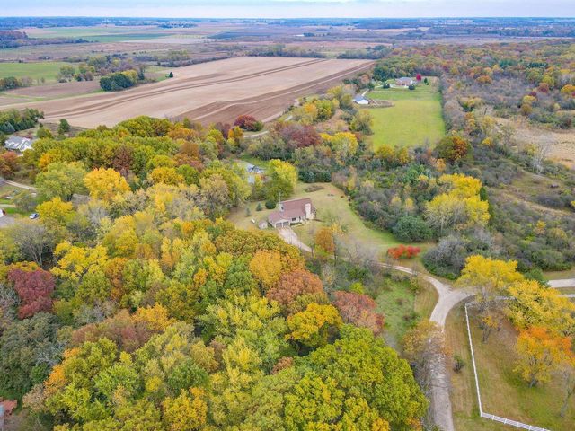 N5568 Johnson ROAD, Delavan, WI 53115