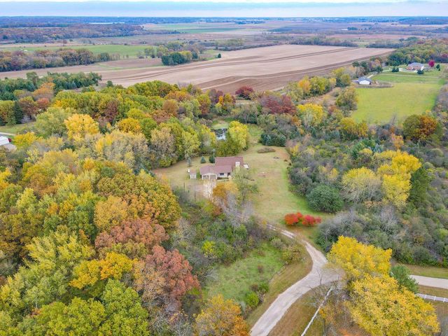 N5568 Johnson ROAD, Delavan, WI 53115