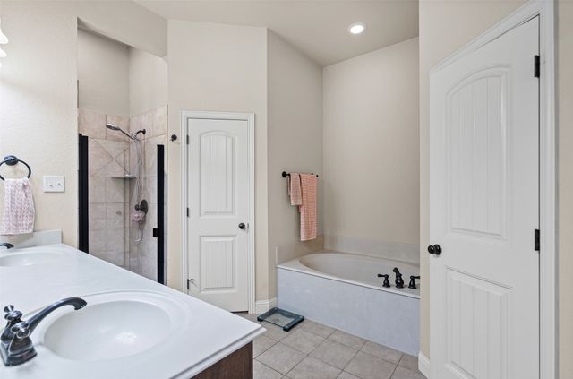 510 Lockwood Lane, Weatherford, TX 76087