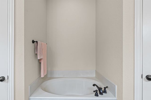 510 Lockwood Lane, Weatherford, TX 76087