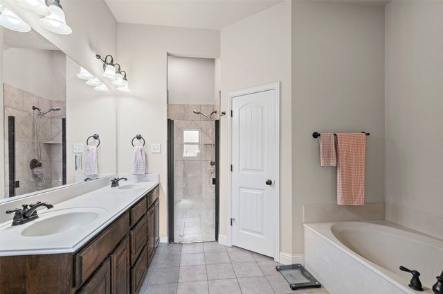 510 Lockwood Lane, Weatherford, TX 76087