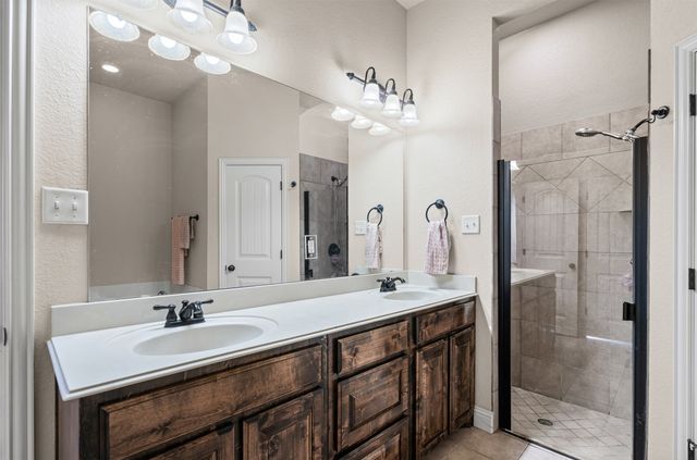 510 Lockwood Lane, Weatherford, TX 76087