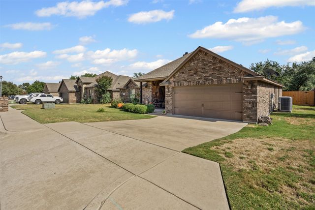 510 Lockwood Lane, Weatherford, TX 76087