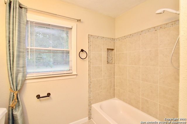 209 LYMAN DR, Terrell Hills, TX 78209