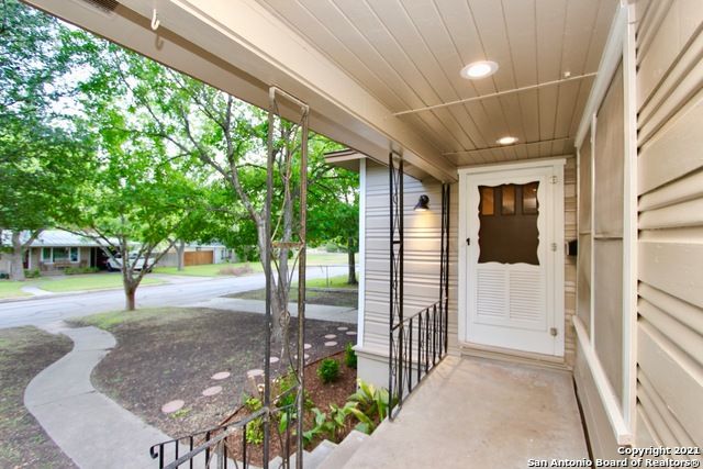 209 LYMAN DR, Terrell Hills, TX 78209