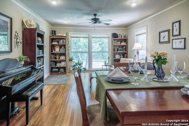 209 LYMAN DR, Terrell Hills, TX 78209