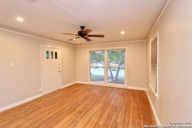 209 LYMAN DR, Terrell Hills, TX 78209