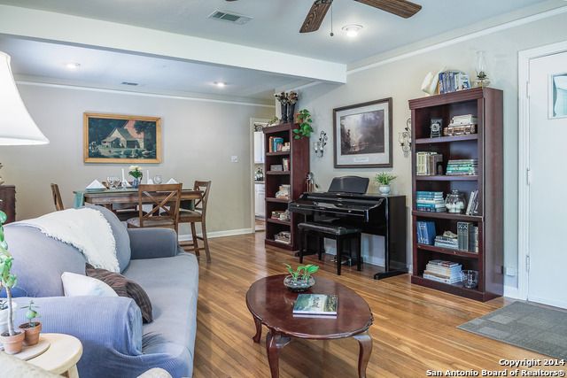 209 LYMAN DR, Terrell Hills, TX 78209