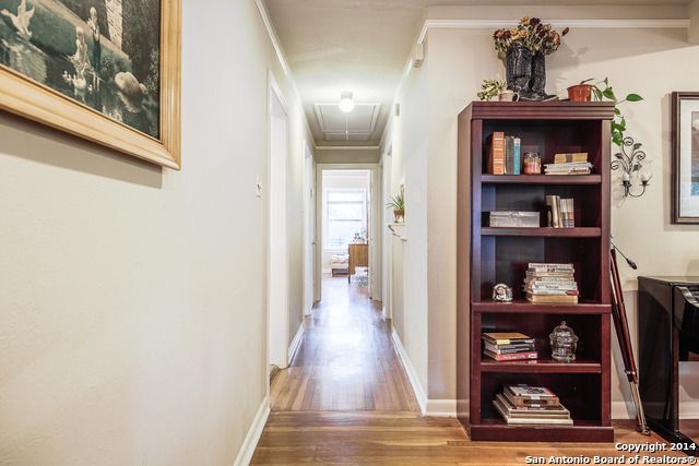209 LYMAN DR, Terrell Hills, TX 78209
