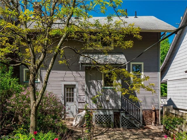 1331 Cranford Avenue, Lakewood, OH 44107