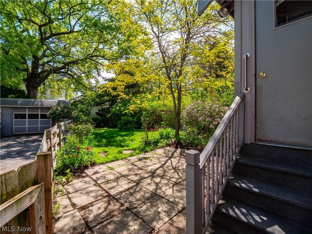 1331 Cranford Avenue, Lakewood, OH 44107