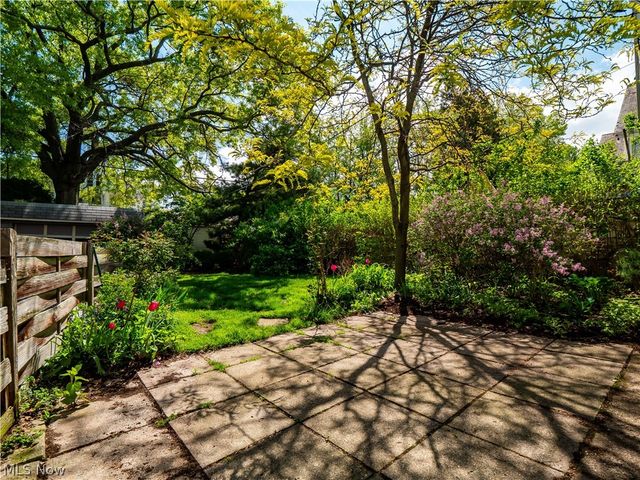 1331 Cranford Avenue, Lakewood, OH 44107