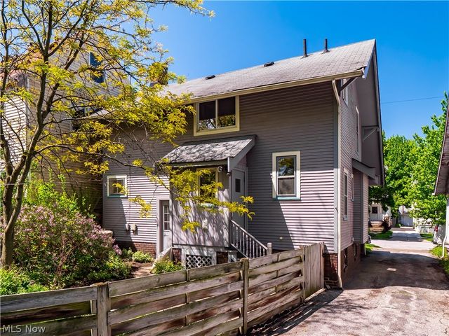 1331 Cranford Avenue, Lakewood, OH 44107