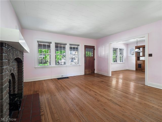 1331 Cranford Avenue, Lakewood, OH 44107