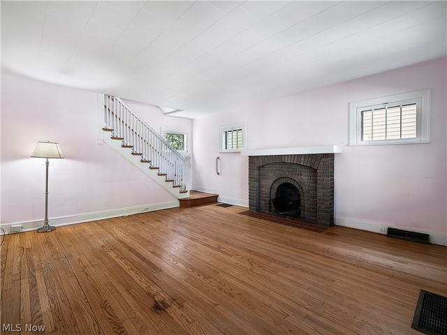 1331 Cranford Avenue, Lakewood, OH 44107