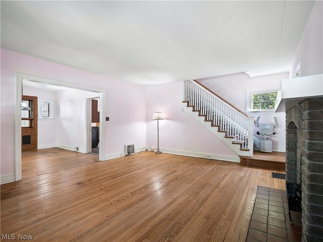 1331 Cranford Avenue, Lakewood, OH 44107