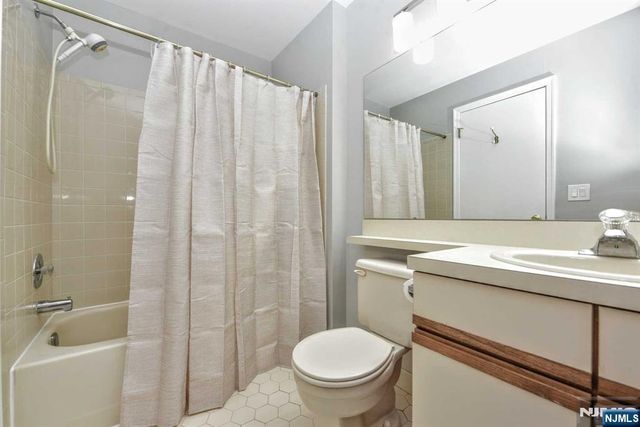 501 Quince Court, Mahwah, NJ 07430