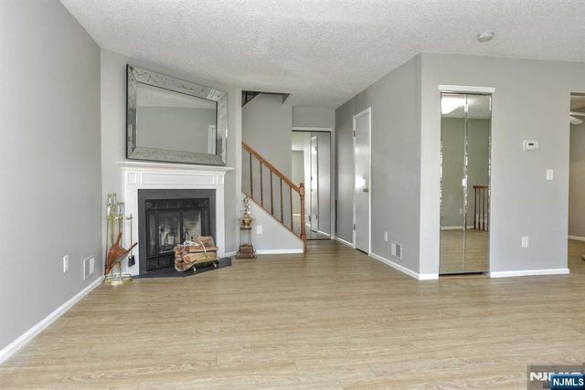 501 Quince Court, Mahwah, NJ 07430