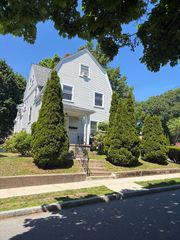 63 Montclair Ave 1, Quincy, MA 02171