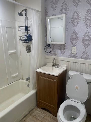119 Madison 1, Fitchburg, MA 01420