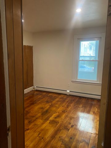 119 Madison 1, Fitchburg, MA 01420