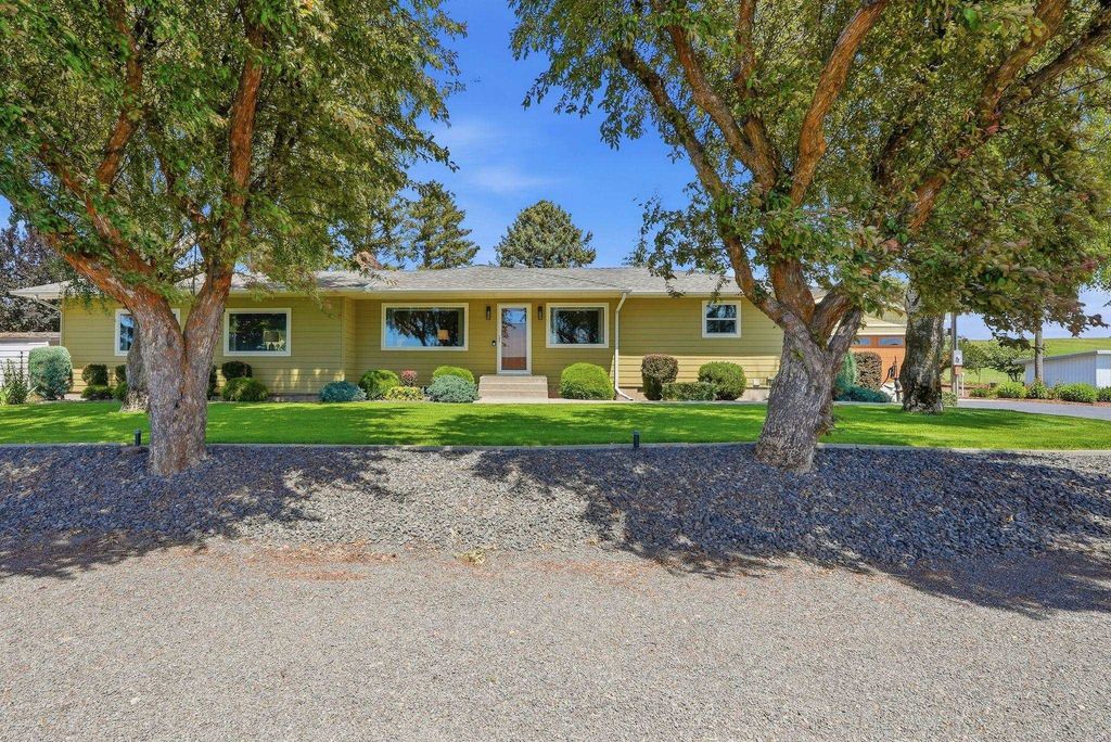 12103 E Spring Valley Rd, Latah, WA 99018 photo 2