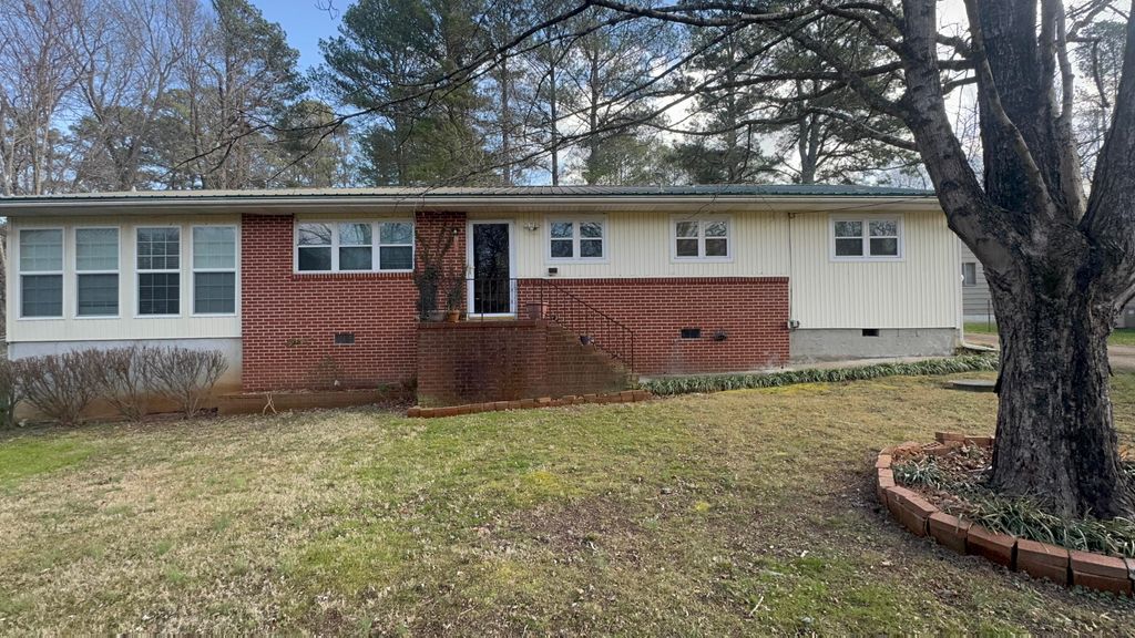 233 Rainbow Drive, Rossville, GA 30741