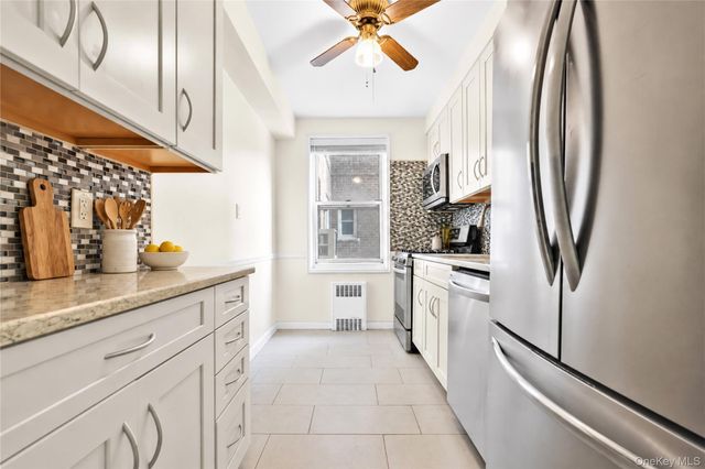 27-10 Parsons Boulevard 2F, Flushing, NY 11354