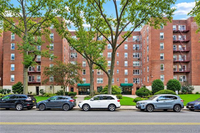 27-10 Parsons Boulevard 2F, Flushing, NY 11354