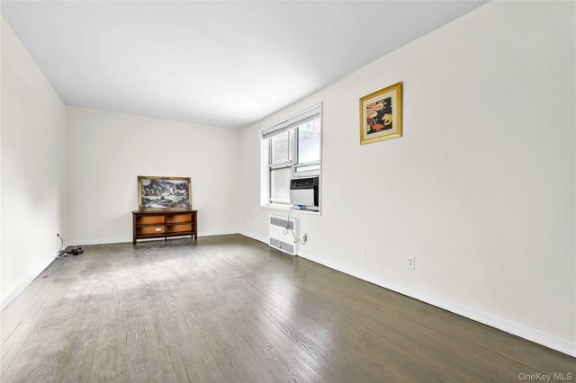 27-10 Parsons Boulevard 2F, Flushing, NY 11354