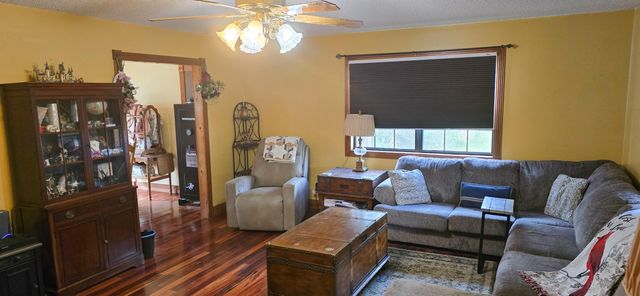 576 Laxton Road, Strunk, KY 42649