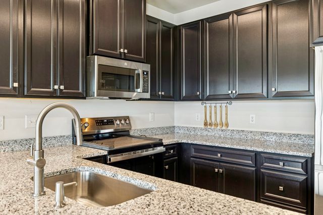 1807 Goldsberry Dr, Columbia, TN 38401