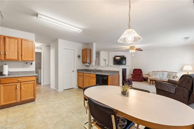 4439 Vernon Circle, Kernersville, NC 27284