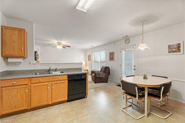 4439 Vernon Circle, Kernersville, NC 27284
