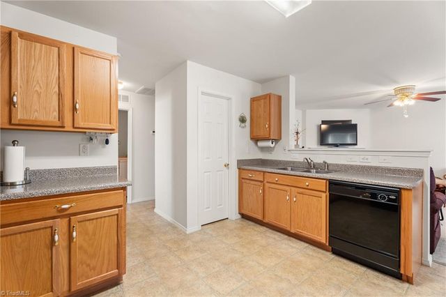 4439 Vernon Circle, Kernersville, NC 27284