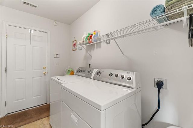 4439 Vernon Circle, Kernersville, NC 27284
