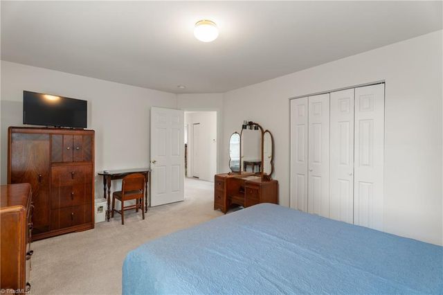 4439 Vernon Circle, Kernersville, NC 27284
