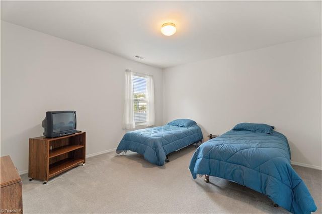 4439 Vernon Circle, Kernersville, NC 27284