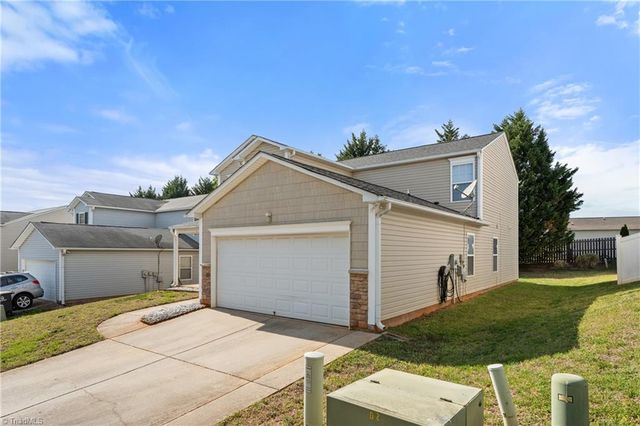 4439 Vernon Circle, Kernersville, NC 27284