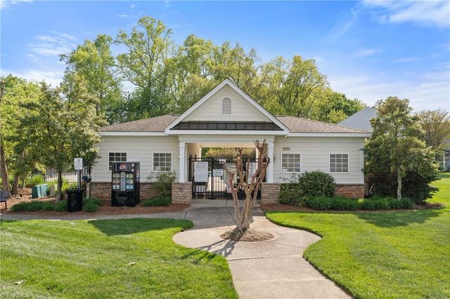4439 Vernon Circle, Kernersville, NC 27284