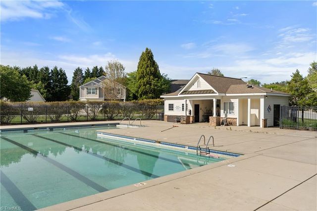 4439 Vernon Circle, Kernersville, NC 27284