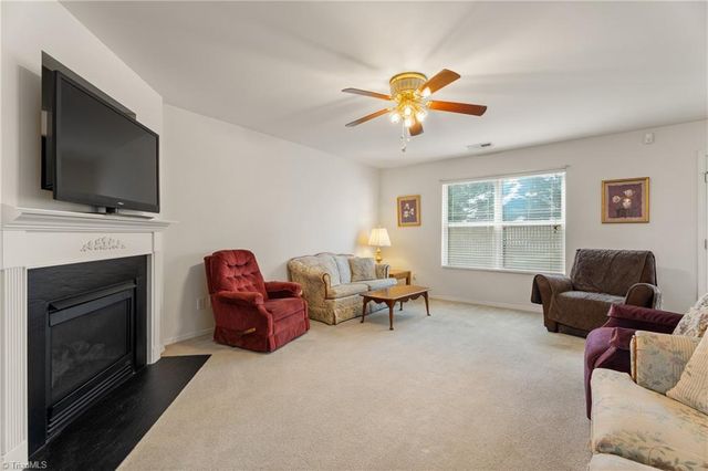 4439 Vernon Circle, Kernersville, NC 27284
